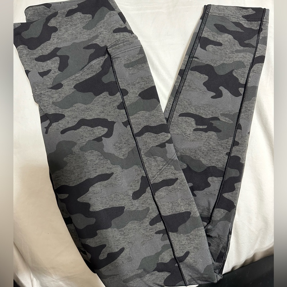 VICTORIA’s SECREt LEGGINGS